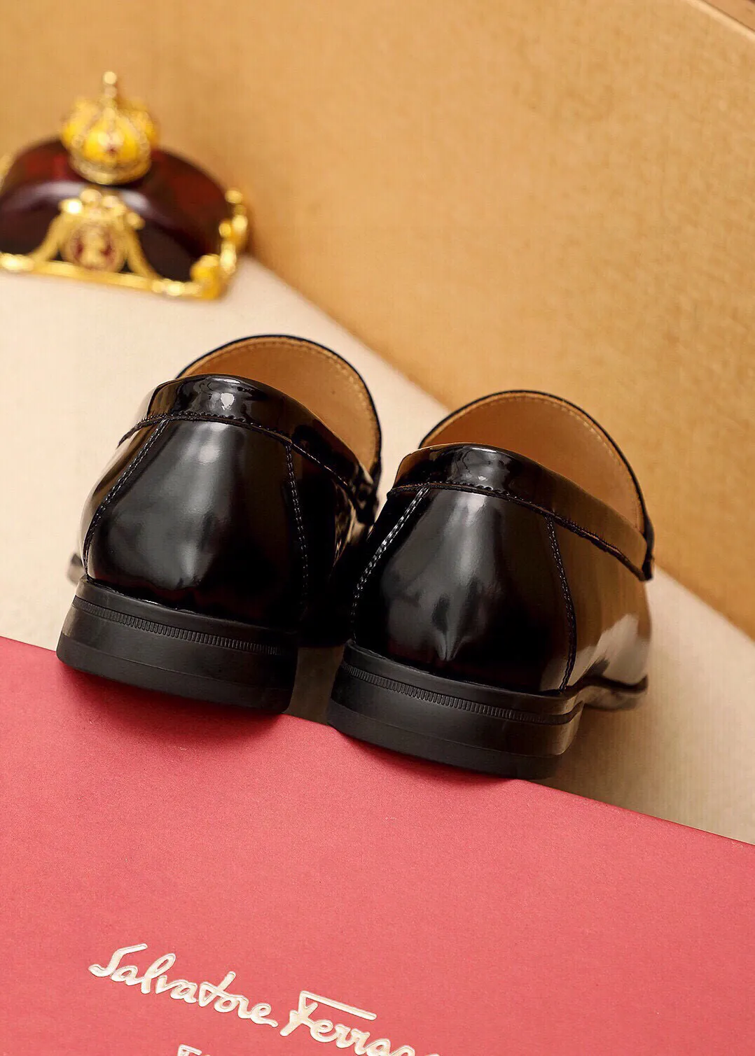 Men's shoes 💰480 💐 Product trademark: Ferragamo "Ferragamo" casual leather shoes Regular size: 38-44 (45🉑️customized) Product materials: Selected imported first-layer open-edge beaded cowhide leather upper + luxury hardware buckle, imported water-dyed cowhide leather lining. Strong three-dimensional visual effect, original outsole color: 3⃣️seed leather materials available